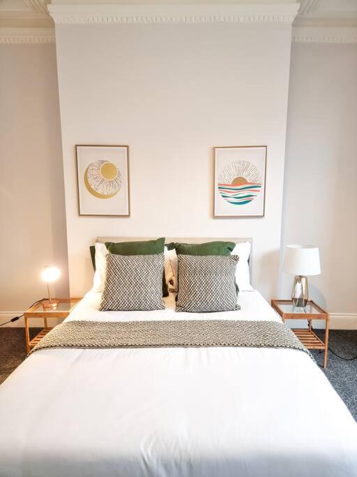 Appartamento Gorgeous Newly Renovated 2 Double Bed Flat Swansea Esterno foto
