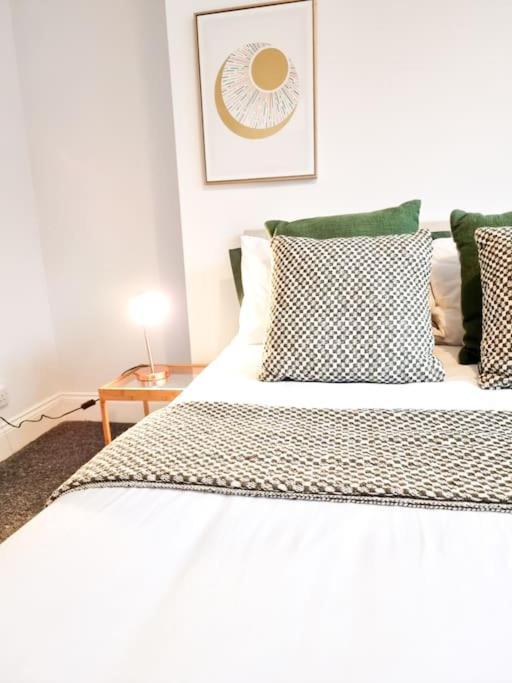 Appartamento Gorgeous Newly Renovated 2 Double Bed Flat Swansea Esterno foto