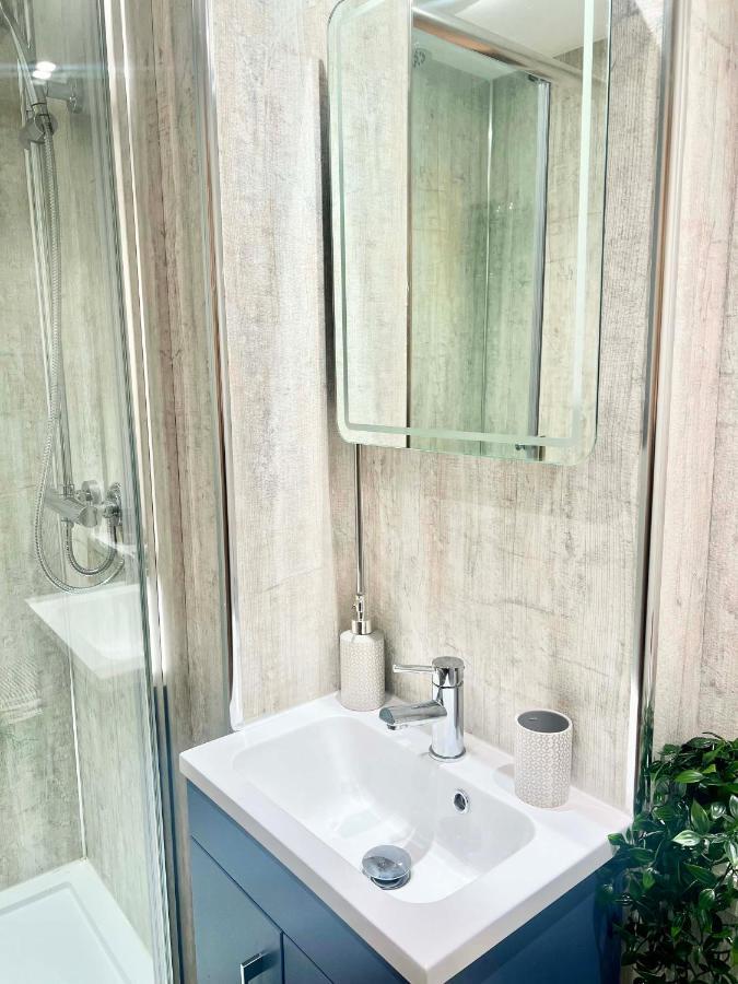 Appartamento Gorgeous Newly Renovated 2 Double Bed Flat Swansea Esterno foto
